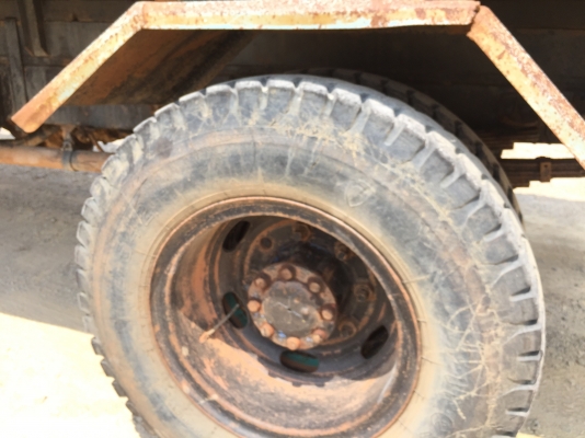 รถอีซูซุ 6 ล้อดั้ม  160 แรงม้า  ปี 33.   สนใจติดต่อ  081 - 6079515