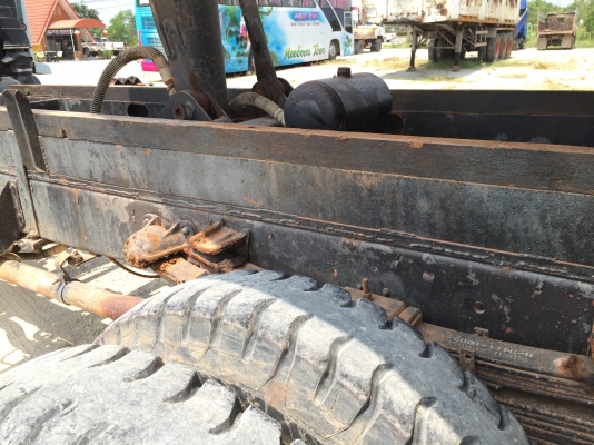 รถอีซูซุ 6 ล้อดั้ม  160 แรงม้า  ปี 33.   สนใจติดต่อ  081 - 6079515