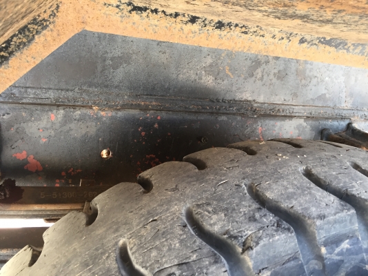 รถอีซูซุ 6 ล้อดั้ม  160 แรงม้า  ปี 33.   สนใจติดต่อ  081 - 6079515