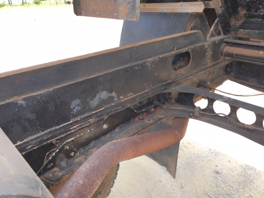 รถอีซูซุ 6 ล้อดั้ม  160 แรงม้า  ปี 33.   สนใจติดต่อ  081 - 6079515