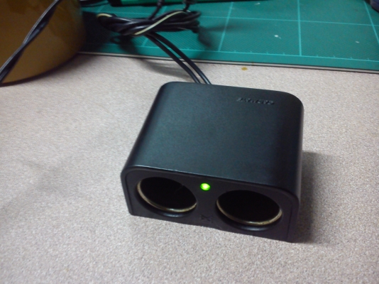 ช่องต่อพ่วงไฟที่จุดบุหรี่ แบบ2ช่อง CARMATE ช่องต่อพ่วงไฟที่จุดบุหรี่ แบบ2ช่อง CARMATE