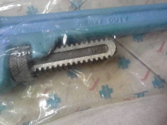 ขายคอม้าขาเดียวทาปาเรียขนาด12" งานเก่าเก็บหลายปีเหล็กดี ขายคอม้าขาเดียวทาปาเรียขนาด12" งานเก่าเก็บหลายปีเหล็กดี