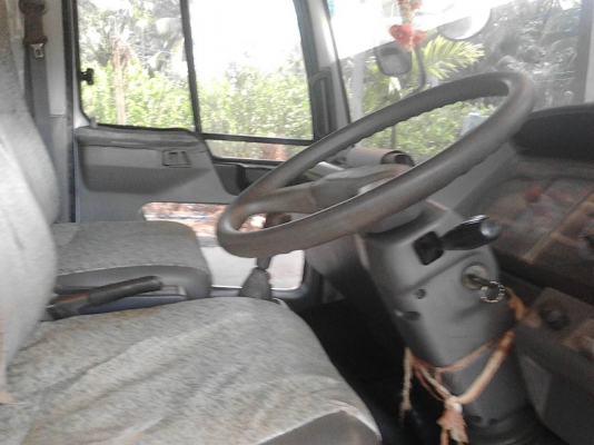 รถฮีโน่ 6 ล้อ FC4J  145 แรงม้า. ปี 44.    สนใจติดต่อ  081 - 6079515