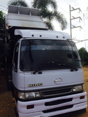 รถฮีโน่ 6 ล้อ FC4J  145 แรงม้า. ปี 44.    สนใจติดต่อ  081 - 6079515