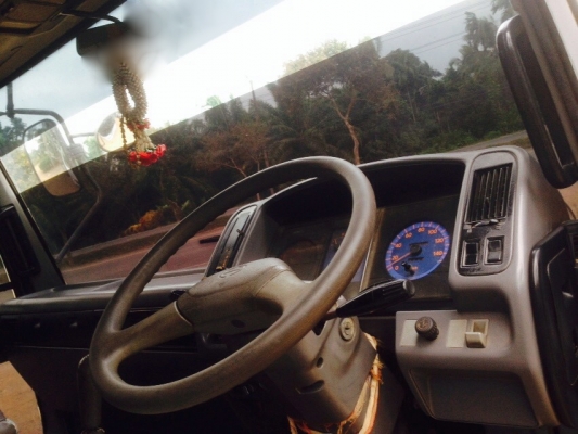 รถฮีโน่ 6 ล้อ FC4J  145 แรงม้า. ปี 44.    สนใจติดต่อ  081 - 6079515