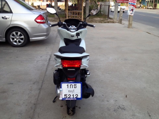 Honda All New Pcx สีขาว ปี 2014 สภาพสวย ๆ เดิม ๆราคา เบา ๆ Honda All New Pcx สีขาว ปี 2014 สภาพสวย ๆ เดิม ๆราคา เบา ๆ