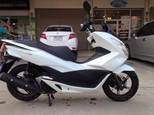 Honda All New Pcx สีขาว ปี 2014 สภาพสวย ๆ เดิม ๆราคา เบา ๆ Honda All New Pcx สีขาว ปี 2014 สภาพสวย ๆ เดิม ๆราคา เบา ๆ