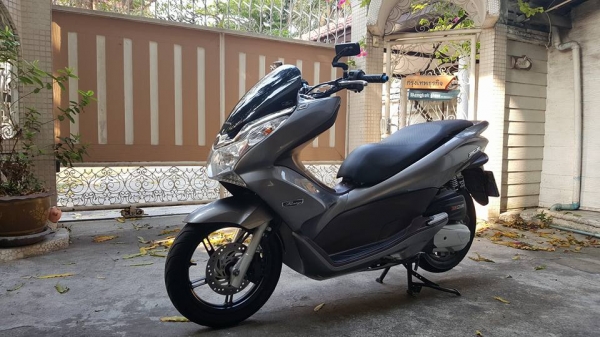 ขออนุญาติขาย HONDA PCX 125i IDLING STOP รุ่น TOP ล้อแม็กแท้ ฟรีค่าโอน