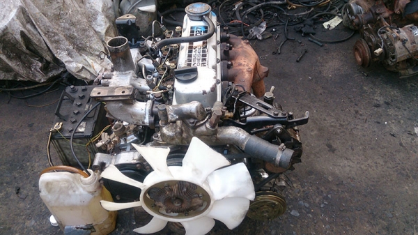 ขายเครื่องยนต์ Td25 มีเลข 19850 บาท