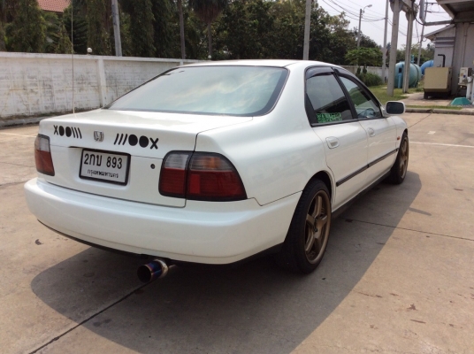 ขายรถ Honda accord ไฟท้าย 2ก้อน ปี97 เครื่องเดิม 2.2 เกียร์ธรรมดา ไฟฟ้าทั้งคัน ภายในเดิมๆสวยสะอาด แอร์เย็นวิทยุCD ตัวถังทนงดีสีเต็มเงาทั้งคัน แม็กขอบ 17" รถขับดีครับ พร้อมใช้งาน ภาษี59 ธันวาคม เล่มพร้อม ขับกลับได้เลยครับ ขายถูก