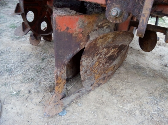 เครื่องปลูกอ้อย ล่องคู่ ใส่รถไถใหญ่ 50 แรงขึ้นไป