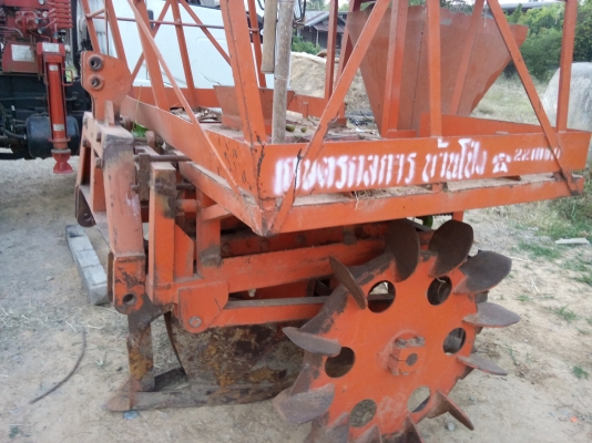 เครื่องปลูกอ้อย ล่องคู่ ใส่รถไถใหญ่ 50 แรงขึ้นไป