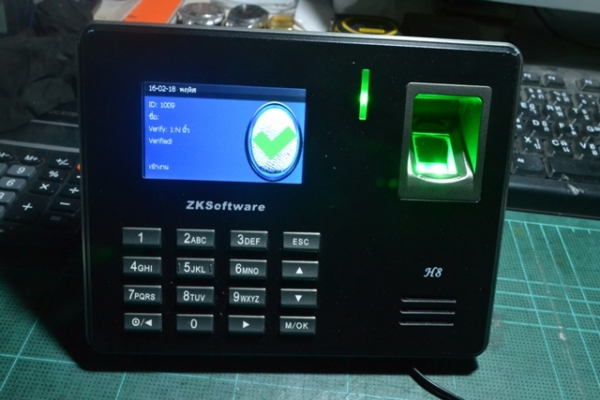 เครื่องสแกนลายนิ้วมือลงเวลพนักงาน ZK รุ่นH8