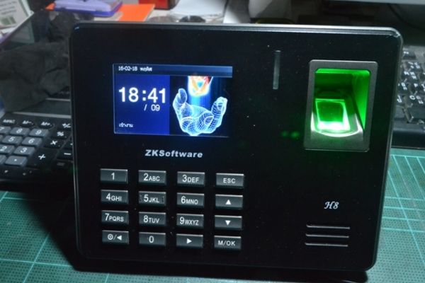 เครื่องสแกนลายนิ้วมือลงเวลพนักงาน ZK รุ่นH8