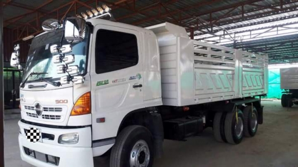 ขาย 320  mega ปี49  จัดได้  13-14  ราคาคุยกันได้ครับ  รถสวยสภาพตามในรูปเลยครับ