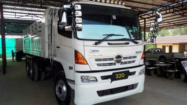 ขาย 320  mega ปี49  จัดได้  13-14  ราคาคุยกันได้ครับ  รถสวยสภาพตามในรูปเลยครับ