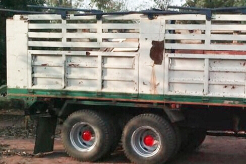 ISUZU ROCKY FXZ 210 HP 6SA1 สิบล้อดั๊มพ์ กระบะดั๊มพ์เหล็ก 12 ตันของ KAC สภาพสวยพร้อมบรรทุกพร้อมใช้งานได้เลยครับ เครื่องยนต์แน่นดีแรงดีเดิมๆ ภายในห้องเก๋งคอนโซลสวยครบพร้อม พวงมาลัยเพาเวอร์ ระบบเบรคทริ๊ปฟี้ครบครัน ช่วงล่างแน่นคัชซีสวยไม่มีบวม ยางสภาพดี 10 เ