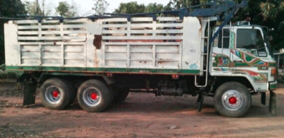 ISUZU ROCKY FXZ 210 HP 6SA1 สิบล้อดั๊มพ์ กระบะดั๊มพ์เหล็ก 12 ตันของ KAC สภาพสวยพร้อมบรรทุกพร้อมใช้งานได้เลยครับ เครื่องยนต์แน่นดีแรงดีเดิมๆ ภายในห้องเก๋งคอนโซลสวยครบพร้อม พวงมาลัยเพาเวอร์ ระบบเบรคทริ๊ปฟี้ครบครัน ช่วงล่างแน่นคัชซีสวยไม่มีบวม ยางสภาพดี 10 เ