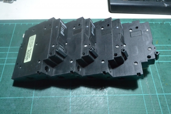 ลูกเซอร์กิตSchneider 50A 1 ตัว 40A 3ตัว ขายรวม 4 ตัว