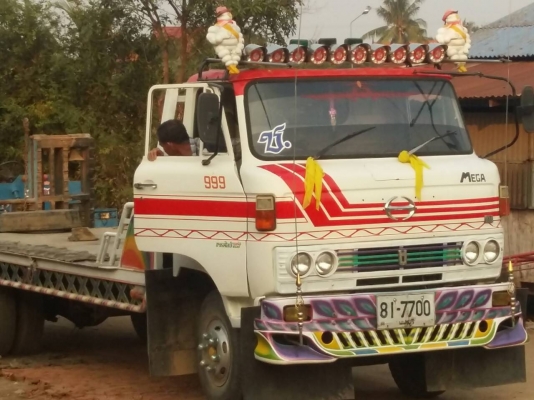 รถเทรนเลอร์  hino  KM เครื่อง 6BB เกียร์ J 6 เกียร์ ช่วงล่าง F เครื่องดีคันซีสวย ภาษีเต็ม เอกสารพร้มโอน