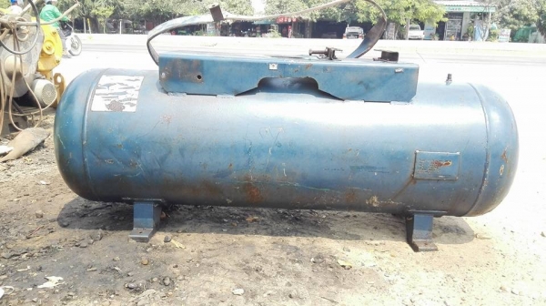 Sell>> ถังลม Champions USA. ขนาด 300 ลิตร. สภาพเดิมไม่มีผุ ถังหนา สวยๆเดิมๆพร้อมใช้.