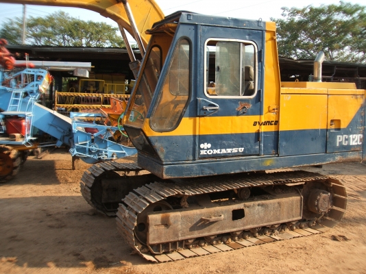 ขายรถแม็คโคร โคมัตสุ 120-2 เครื่องดี ปั้มดี โซ่ช่วงล่างดี สภาพพร้อมใช้งาน