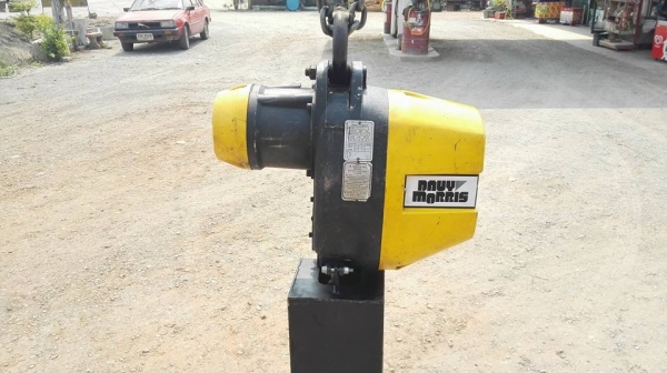 ==== SOLD ==== รอกโซ่ไฟฟ้า NAVY MORRIS Made in Germany ขนาด 1 ตัน.ไฟ 380V. โซ่ยาว 6 เมตร สภาพสวยอุปกรณ์ครบดึงนิ่มพร้อมใช้งาน