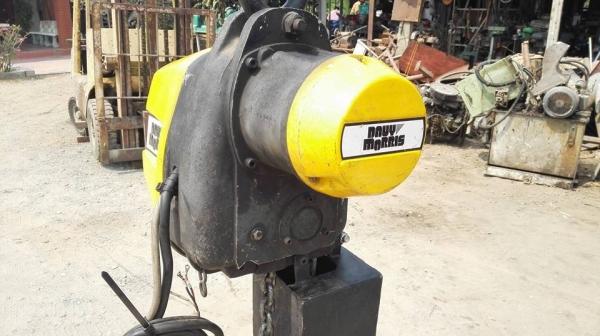 ==== SOLD ==== รอกโซ่ไฟฟ้า NAVY MORRIS Made in Germany ขนาด 1 ตัน.ไฟ 380V. โซ่ยาว 6 เมตร สภาพสวยอุปกรณ์ครบดึงนิ่มพร้อมใช้งาน