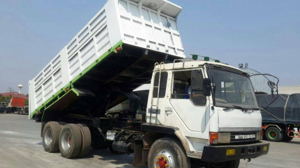 ขายหลงโบว์ FN527TF สองเพลาดั๊ม รถสวย พร้อมใช้ เล่มพร้อมโอน