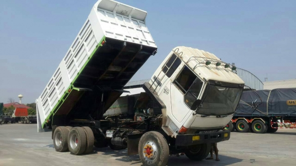 ขายหลงโบว์ FN527TF สองเพลาดั๊ม รถสวย พร้อมใช้ เล่มพร้อมโอน