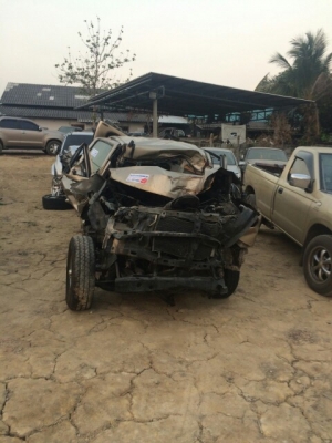 ซากดีเเมกด์ เครื่อง2500 ปี05 เเยกขายทุกอย่างทั้งคันสนใจสอบถามได้มีหลายรุ่นทั้งเก๋งเเละกระบะ