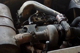 KOMATSU PC 120-5 คอนโทรลสั้น บอดี้สวยเต็ม เครื่องเดิมปั๊มเดิมแห้งดีแรงดีทำงานเร็ว ภายในห้องเก๋งคอนโทรลสั้นใช้งานง่าย สะอาดสวย ภายนอกบูมอาร์มสวยไม่ปะไม่ดาม ช่วงล่างเอวแน่นดี โรลเลอร์โซ่ใบแทรกประมาณ 60\% พร้อมใช้งาน เอกสารสัญญาซื้อขาย ราคาต่อรองได้ครับ