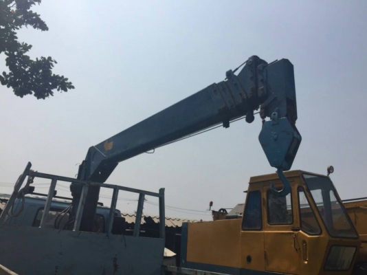 ขายรถ 10 ล้อ 1 เพลา / อีซูซุ ร๊อคกี้ 175 แรง เครน 5 ตัน 5 ปอก  ทานาโด ท้อง V  /  ปี 32 พ.พาวเวอร์  ยางใหม่ 10 เส้น สนใจติดต่อได้ที่ 081-9420141  ,  081-5715326