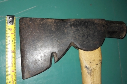 ขายขวานหัวค้อนงานเก่าด้ามไม้สวยงาม
