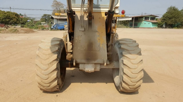 ขาย รถตัก KOMATSU 515 เครื่องเดิม DA640 ปั้มดี รถใช้งานอยู่เป็นประจำ ราคาต่อรองได้ ขาย รถตัก KOMATSU 515 เครื่องเดิม DA640 ปั้มดี รถใช้งานอยู่เป็นประจำ ราคาต่อรองได้