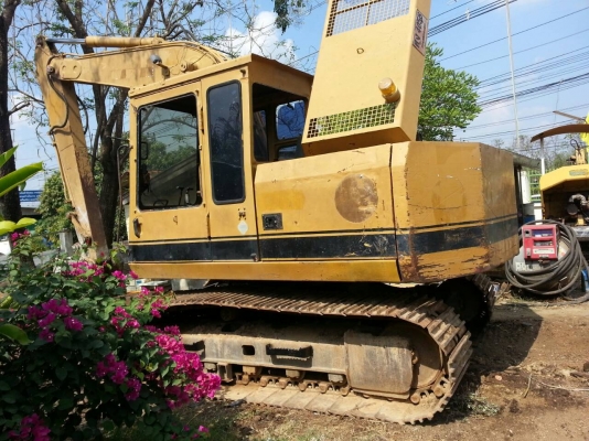 ขออนุญาติขายรถ E200B  พร้อมใช้งาน เครื่อง 3116 เดีมตอดรถสภาพเดีมๆเอกสารเล่ม ราคา 680000 สนใจติดต่อ  0853224877-=0988930465