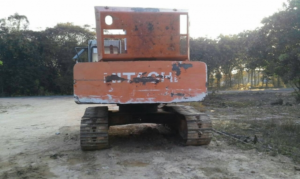 ขาย 465,000 รถแบคโฮ HITACHI  EX 220-1 เครื่องดีปั้มแรงเอวแน่นช่วงล่างดีรถพร้อมใช้ 090-772-3710 090-772-3708