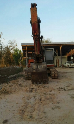 ขาย 465,000 รถแบคโฮ HITACHI  EX 220-1 เครื่องดีปั้มแรงเอวแน่นช่วงล่างดีรถพร้อมใช้ 090-772-3710 090-772-3708