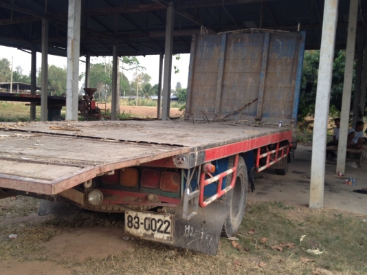 ISUZU  เด่ก้า  รถบรรทุก หกล้อ เครื่องดี ครัชซีสวยพื้นเรียบ 550,000 บาท