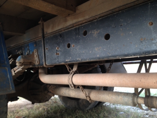 ISUZU  เด่ก้า  รถบรรทุก หกล้อ เครื่องดี ครัชซีสวยพื้นเรียบ 550,000 บาท