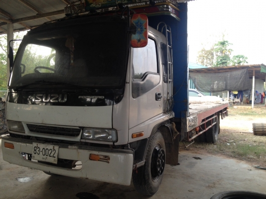ISUZU  เด่ก้า  รถบรรทุก หกล้อ เครื่องดี ครัชซีสวยพื้นเรียบ 550,000 บาท
