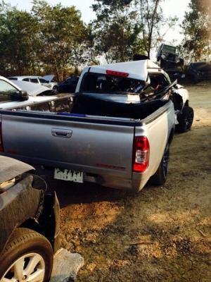 ซากดีเเมกด์ เครื่อง2500 เเยกขายทั้งคันถอดได้ทุกอย่างสนใจสอบถามได้มีหลายรุ่นทั้งเก๋งเเละกระบะ