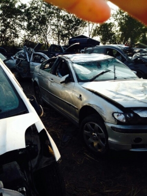 ซาก BMW E46 เเยกขายอะไหลได้ทั้งหมดทั้งคันสนใจสอบถามได้มีหลายรุ่นทั้งเก๋งเเละกระบะ