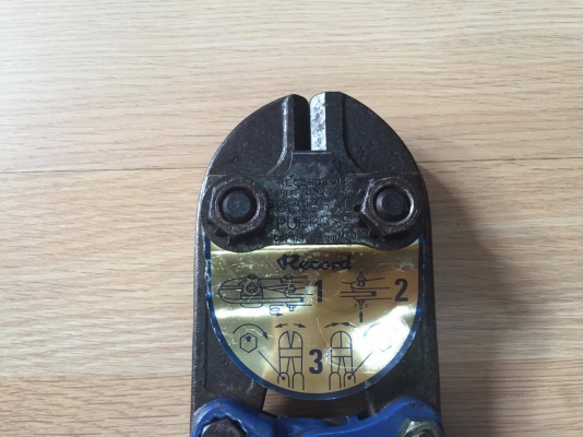 ขายกรรไกรตัดเหล็กRECORD 914 Made in England. ขายกรรไกรตัดเหล็กRECORD 914 Made in England.