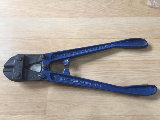 ขายกรรไกรตัดเหล็กRECORD 914 Made in England. ขายกรรไกรตัดเหล็กRECORD 914 Made in England.