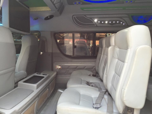 รถตู้ ดีเซลล์ปี 2009// แต่งวีไอพี // เบาะ 3 แถว //ราคา 829,000 บาท โทร. 0922726669 ตันหยง