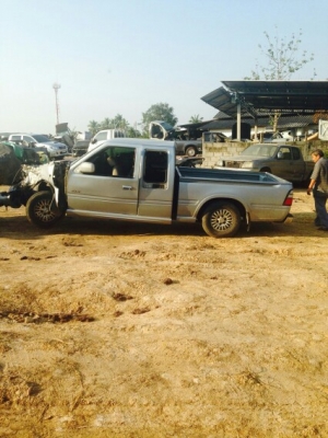 ซากอีซูซุดราก้อนอาย เครื่อง2500 ปี02 ถอดเเยกขายเป็นอะไหลทั้งคันสนใจสอบถามมีหลายรุ่นทั้งเก๋งเเละงกระบะ