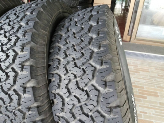 ยาง BF goodrich allterrain 265/75/16 ยางสวยดอกเต็ม หนวดครบ