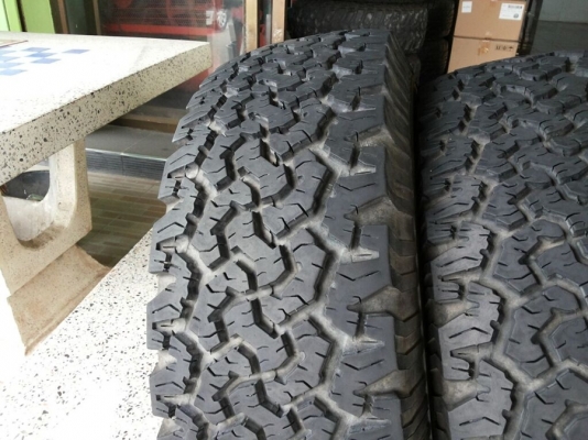 ยาง BF goodrich allterrain 265/75/16 ยางสวยดอกเต็ม หนวดครบ