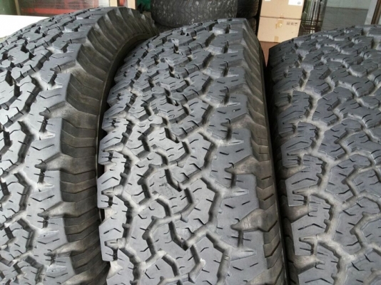 ยาง BF goodrich allterrain 265/75/16 ยางสวยดอกเต็ม หนวดครบ